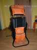 Prodám dětský sedák - Carribou. Barva oranžová, odnímatelná stříška, plaštěnka, přebalovací podložka + nákrčník, na bederním pásu jsou praktické kapsičky, úložný prostor na věci pod dítětem
