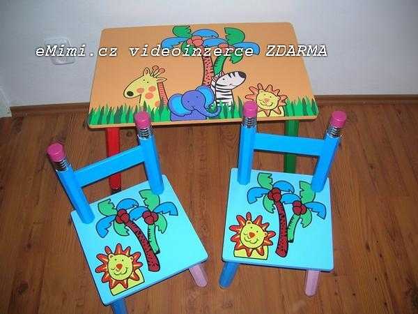 stoleček a 2 židličky-nové